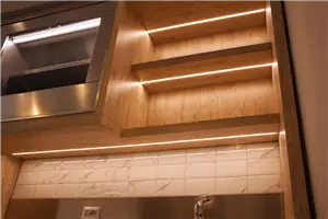 Illuminazione scaffali
