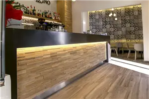 bancalina a ponte in Corian coffee con frontale in listelli di rovere