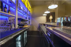 Struttura retrobanco bar